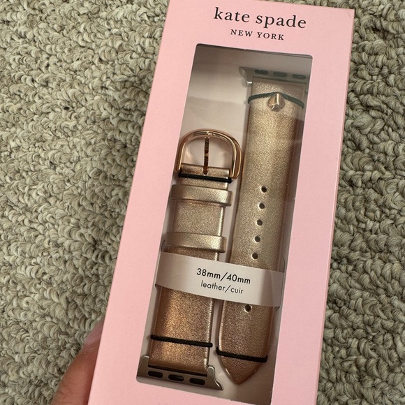 New in box Kate Spade Apple Watch Band , Rose Gold - Picture 4 of 4